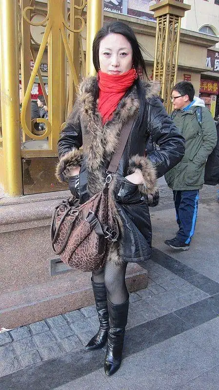 小蜗牛熟女830集100张照片精华帖看得出这个美熟妇已经48岁了吗熟女吧