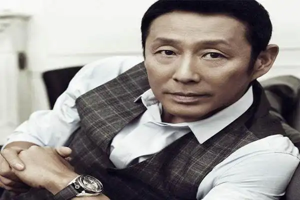 国内十大国宝级男星排名有哪些老演员名字?