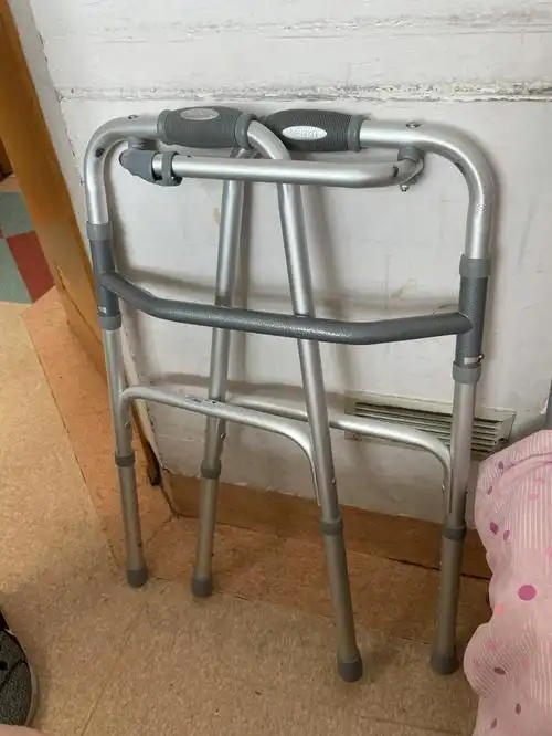 成人髋关节发育不良截骨关节镜出院