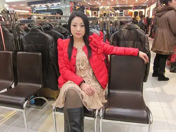 小蜗牛熟女830集100张照片精华帖看得出这个美熟妇已经48岁了吗熟女吧