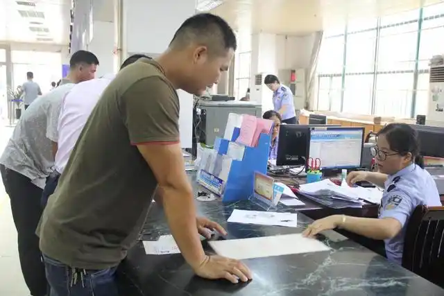 驾驶证丢了补办,需要些什么手续?