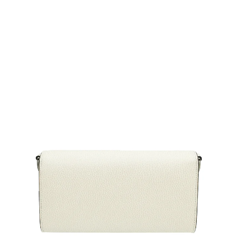 Ladies Gucci shoulder bags with a magnetic - closure flapLadies Gucci shoulder bags with a magnetic - closure flapGucci White Cream Dionysus Small Shoulder Bag