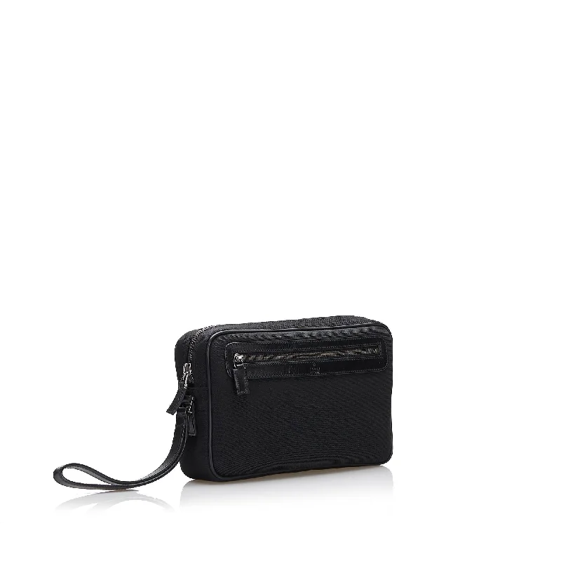 Gucci handbags for women with a metal - framed claspGucci handbags for women with a metal - framed claspGucci Nylon Clutch (SHG-36778)