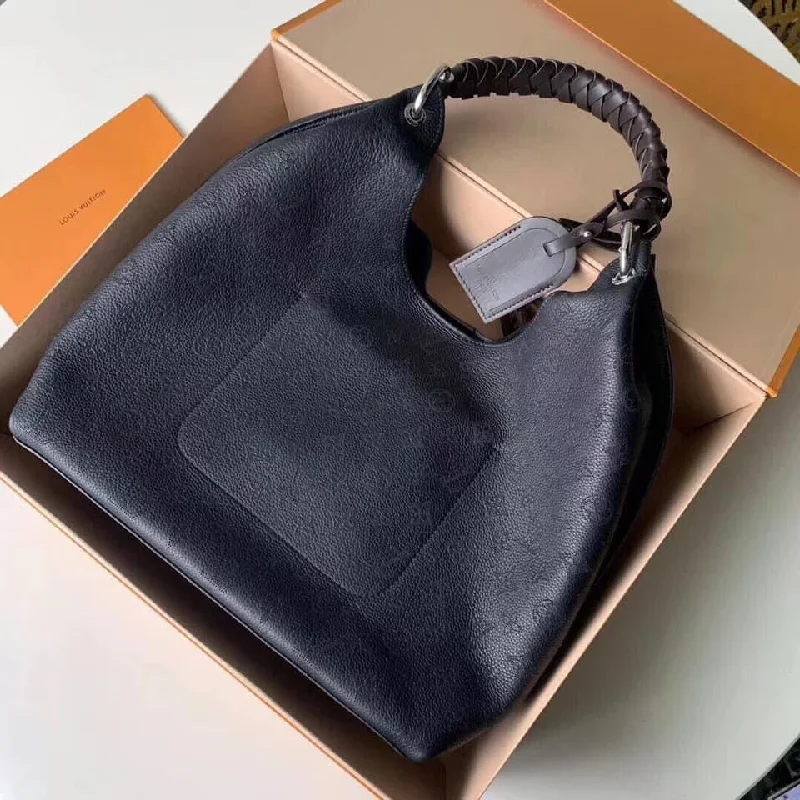 Louis Vuitton tote bags with a water - resistant coating for outdoor useLouis Vuitton Carmel Bag Black