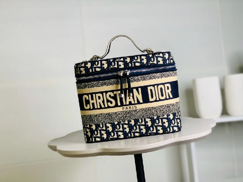 Christian Dior handbags with a back - pocket for quick storageGlitzyBags - Designer bags by Dior 130