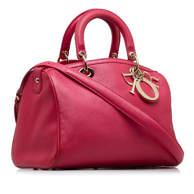 Christian Dior handbags with a removable shoulder strap for versatilityDior Leather Satchel (IGGoTx)