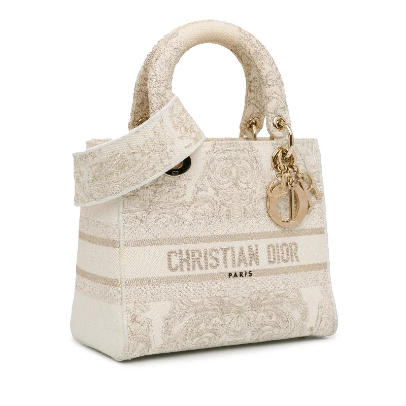 Christian Dior bags with a quilted pattern and gold - toned hardwareDior Medium Around The World Stella Lady D-Lite (qZA4KI)