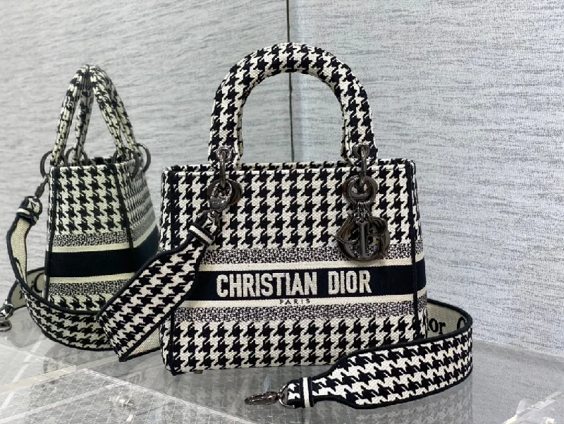 Christian Dior handbags with a removable shoulder strap for versatilityWF - Dior Bag - 282