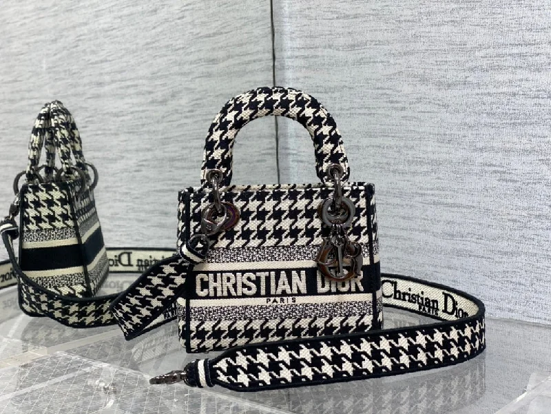 Christian Dior handbags with a snap - button closure and a decorative buckleWF - Dior Bag - 283