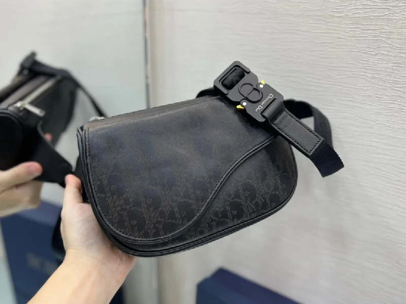 Christian Dior handbags with a detachable mirror for on - the - go touch - upsWF - Dior Bag - 350